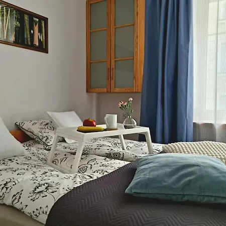 Zachodni Z Balkonem 4 Osoby Varšava